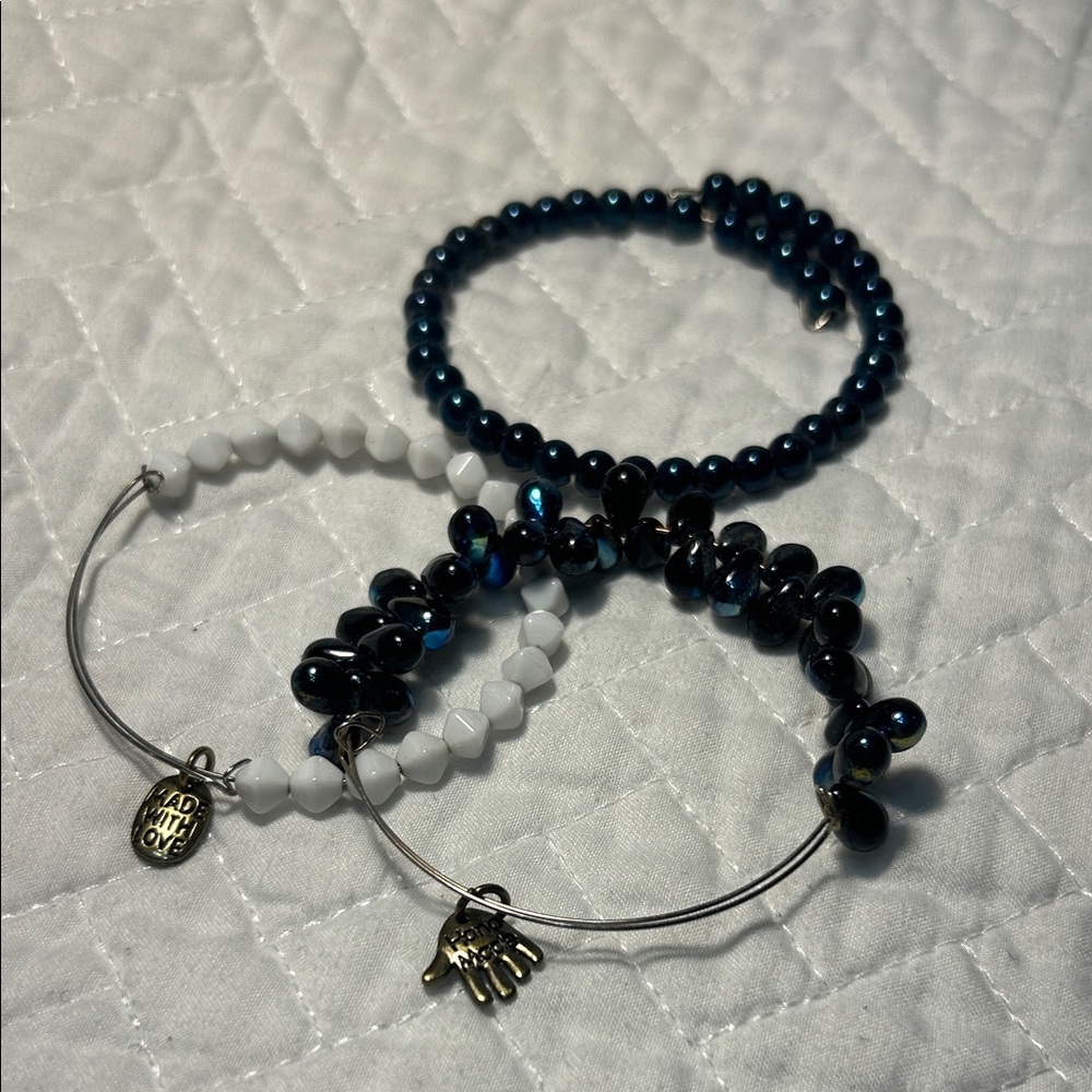Chic Blue and White Beaded Bracelet Trio